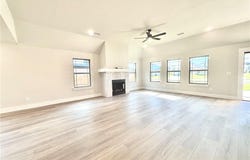 702  W Taylor  ST, Siloam Springs, AR 72761