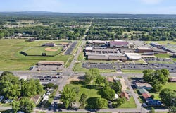 604 E Harding St, Morrilton, AR 72110