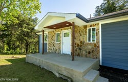 516 Delaware Ave, Oak Ridge, TN 37830