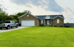 105 Johnathon Ct, Hodgenville, KY 42748