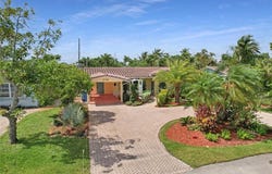 1736 NW 39th St, Oakland Park, FL 33309