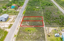 510 & 511 Water Oak LN, Rockport, TX 78382