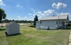 240 N 4th St, Cannelton, IN 47520