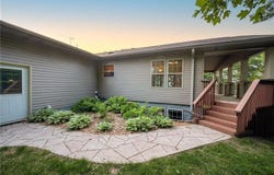 614 S South Shore Drive Drive S, Windom, MN 56101