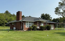 11 E Ridge Street, Shavertown, PA 18708