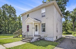 817 Middlebury Street, Elkhart, IN 46516-4524