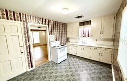 336 E Loomis St, McPherson, KS 67460