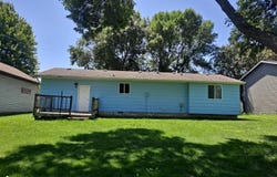 816 W 12th Ave N, Clear Lake, IA 50428