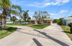 3167 S Peninsula Drive, Daytona Beach, FL 32118