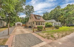 338 LAUREL AVENUE, WILLIAMSTOWN, NJ 08094