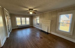 305 W Washington St, Galax, VA 24333