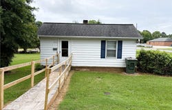 905 W Jefferson Street, Mayodan, NC 27027