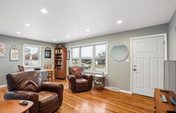 906 E Detroit Avenue, Indianola, IA 50125