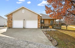 1592 E 431st Road, Bolivar, MO 65613