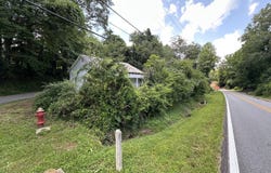 22 Honeysuckle, Dahlonega, GA 30533