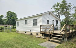 737 N Reid, Gulliver, MI 49840