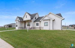 203 Central Cir, Sioux Falls, SD 57032
