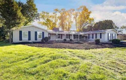 2915 Indian Hill Rd SE, CedarRapids, IA 52403