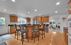 25812 FLECK RD, Veneta, OR 97487