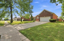 417 Spring House Ln, Louisville, KY 40229