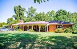 140 Bobs Drive, Mableton, GA 30126