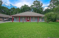 2405 Boxwood Dr, Baker, LA 70714