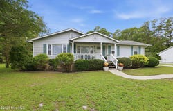 2610 W Forest Drive, Newport, NC 28570