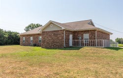 4 S Hillcrest Way, Okemah, OK 74859
