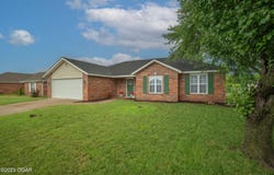 2238 Holly Lane, Miami, OK 74354