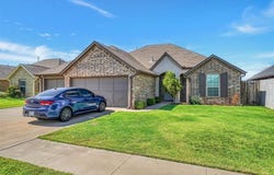 2613 Falling Leaves Drive, Weatherford, OK 73096