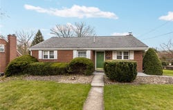 2548 Elcor Dr, New Kensington, PA 15068
