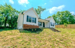 229 Edgewood Ave, Clinton, TN 37716