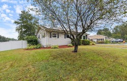 2 Heather Drive, Hooksett, NH 03106