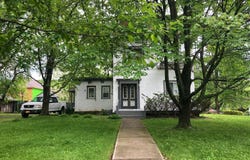 203 Center St, Staten Island, NY 10306