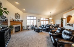 S101w32920 Westpointe Dr, Mukwonago, WI 53149