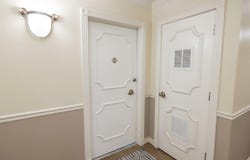 8631 Old Bonhomme Road, St Louis, MO 63132