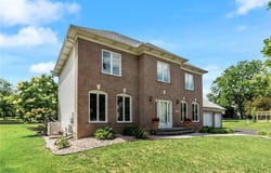 2227 Stone Creek Lane E, Chanhassen, MN 55317