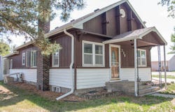 230 N 6th Ave, Burwell, NE 68823