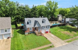 1117 NW ROANOKE Drive, Blue Springs, MO 64015