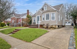 118 Kamda Boulevard, New Hyde Park, NY 11040