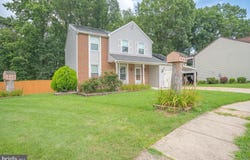 8 RED BUD COURT, ESSEX, MD 21221