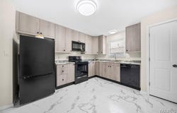 5 W Douglas Drive, St Peters, MO 63376
