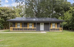 332 N North Davis Street, Forest, MS 39074