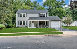 8 Imperia Place, Aberdeen, NJ 07747