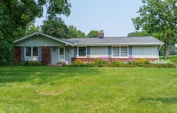 5810 S Balmoral Dr, New Berlin, WI 53146