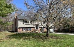 49 Stonybrook Dr, Holliston, MA 01746
