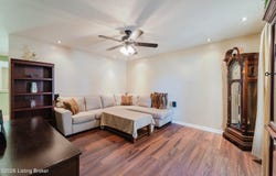 8226 Afterglow Dr, Louisville, KY 40214