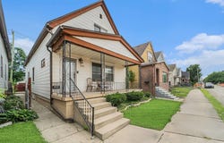 2476 Hewitt Street, Hamtramck, MI 48212