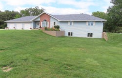4440 Lost Meadows Road, Sioux City, IA 51108