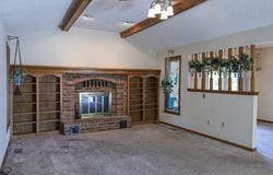16704 52nd Street S, Independence, MO 64055
